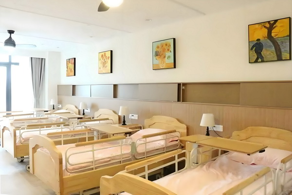 如何能入深圳户口_活佛王兴夫“点化”140位女信徒,全程不穿衣服,场面失控 不住惑流量但经的诱